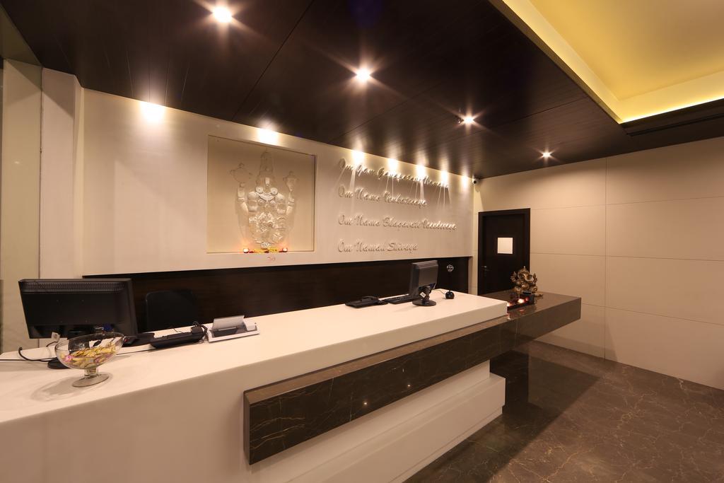 טירופאטי Hotel Regalia מראה חיצוני תמונה